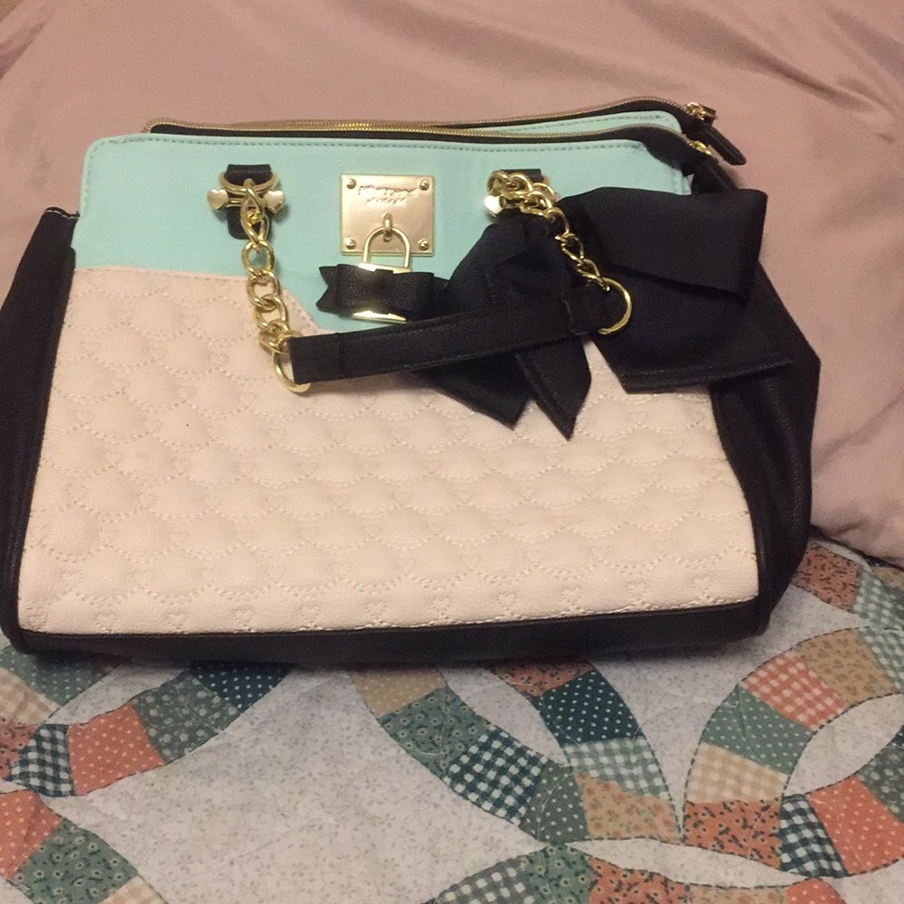 Selling Betsy Johx/Sox/ bag!